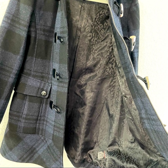 Guess Wool blend plaid navy & black coat Medium - Picture 7 of 10